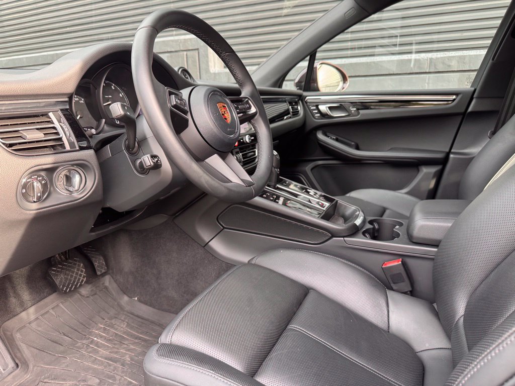Certified 2026 Porsche Macan AWD/4WD image 14