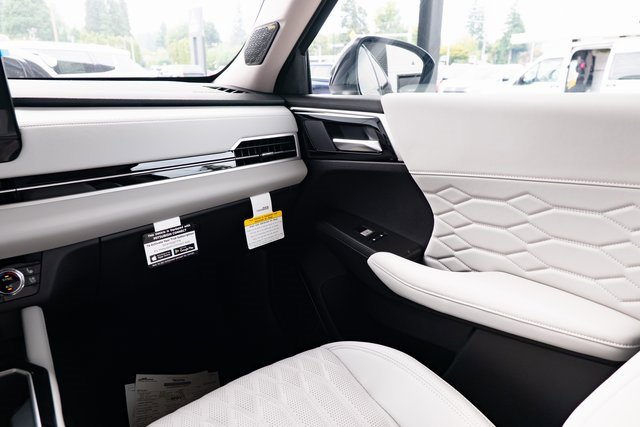 New 2025 Mitsubishi Outlander AWD image 11