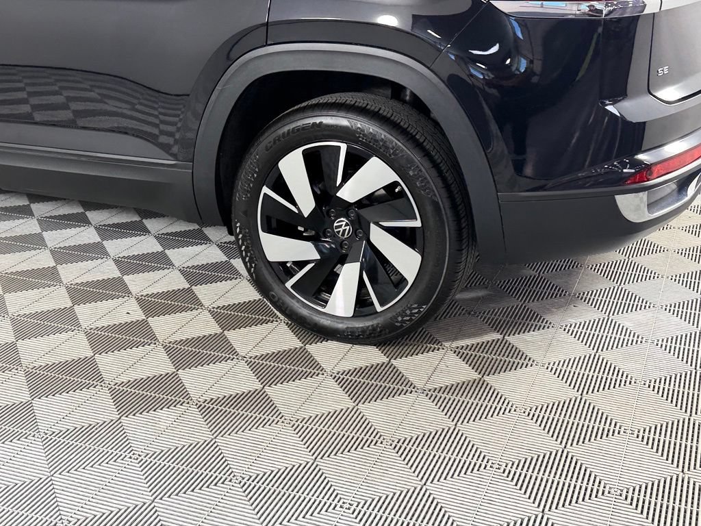 Used 2026 Volkswagen Atlas Cross Sport SE FWD image 9