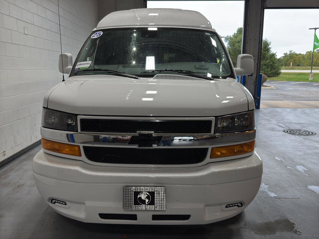 New 2025 Chevrolet Express 2500 image 8