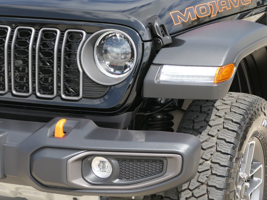 Certified 2026 Jeep Gladiator Mojave AWD/4WD image 9