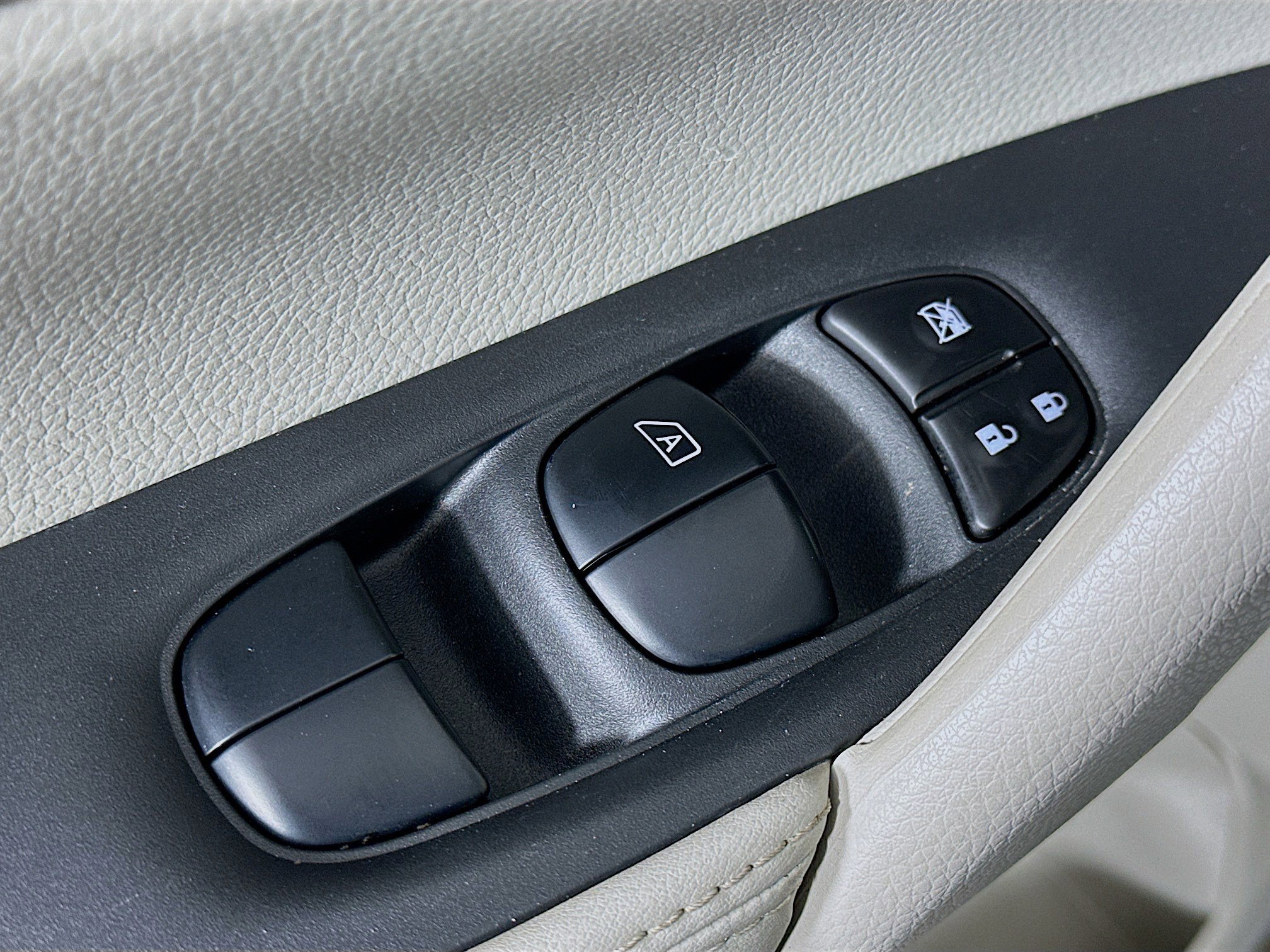 Used 2022 Nissan Rogue Sport SL image 15