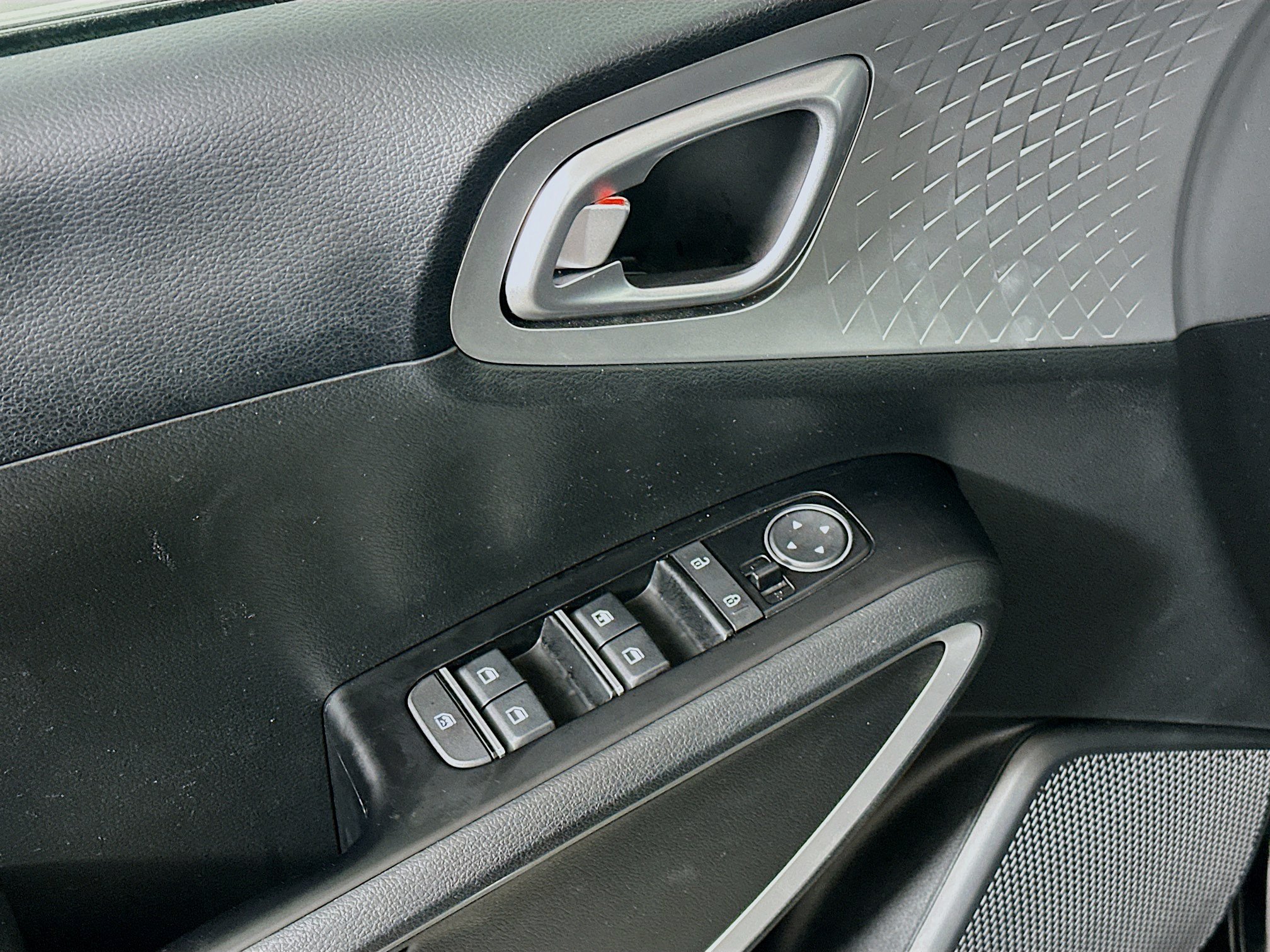 Used 2025 Kia Soul LX w/ LX Technology Package FWD image 15