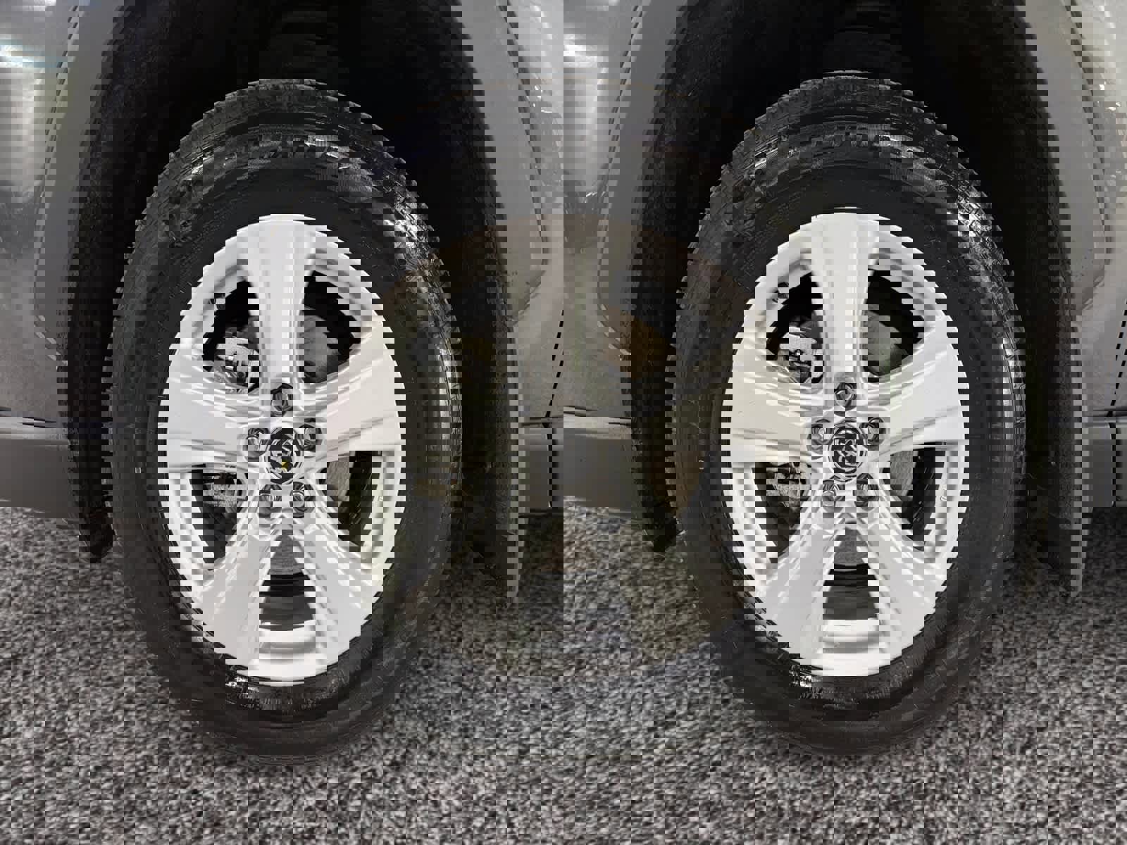 Used 2020 Toyota RAV4 XLE w/ Convenience Package image 18