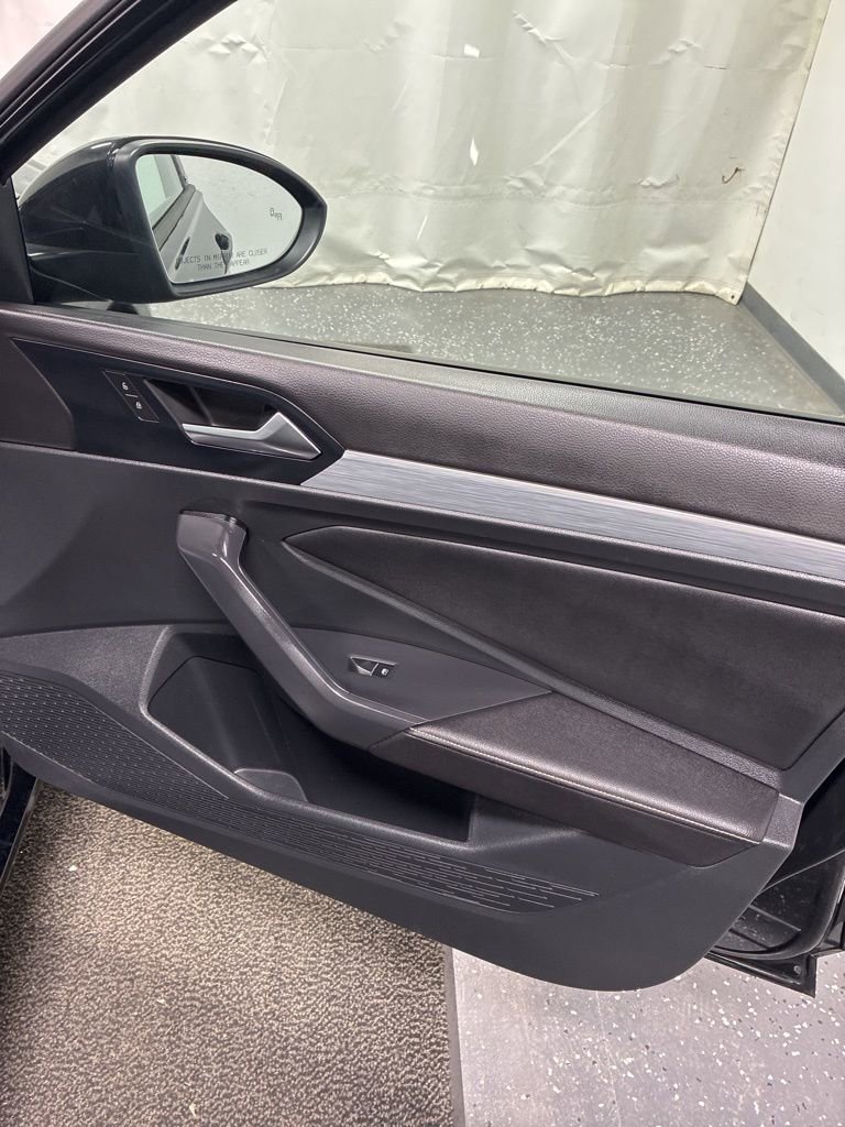 Used 2025 Volkswagen Jetta Sport image 26