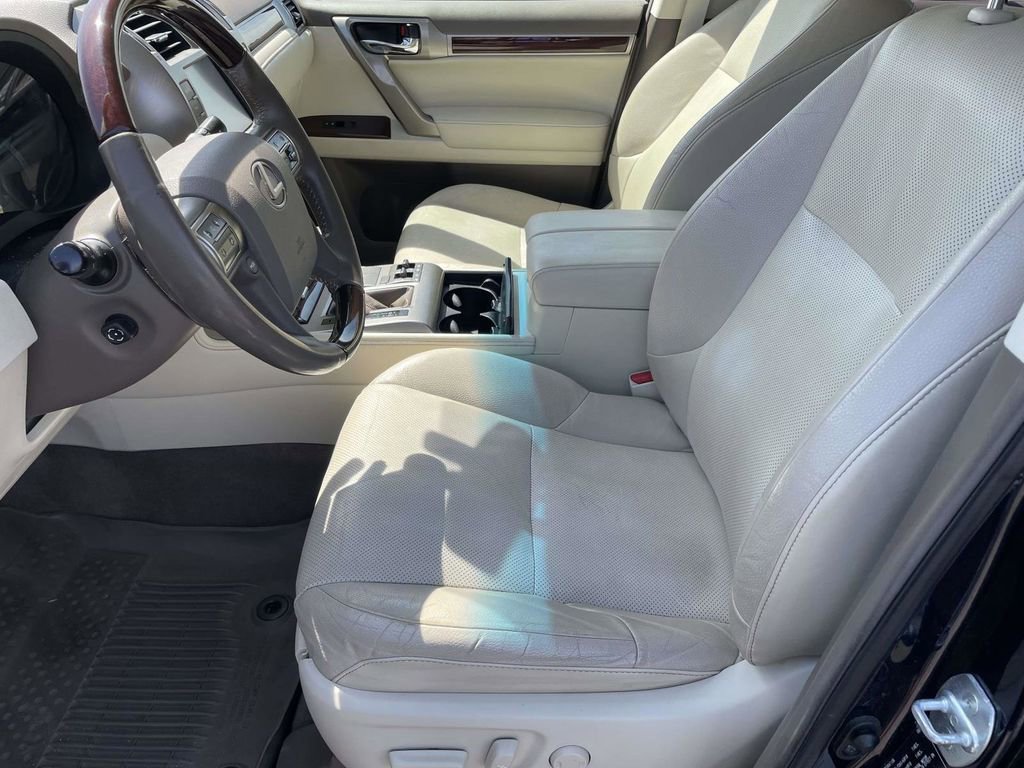 Used 2019 Lexus GX 460 Premium w/ Premium Package image 13