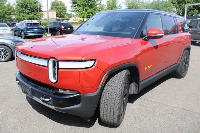 Used 2023 Rivian R1S Adventure image 7
