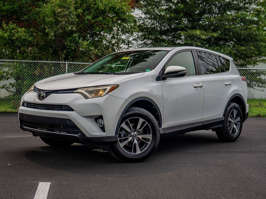 Used 2018 Toyota RAV4 XLE FWD image 6