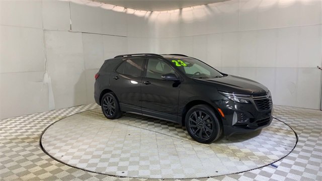 Used 2023 Chevrolet Equinox RS w/ RS Leather Package image 2