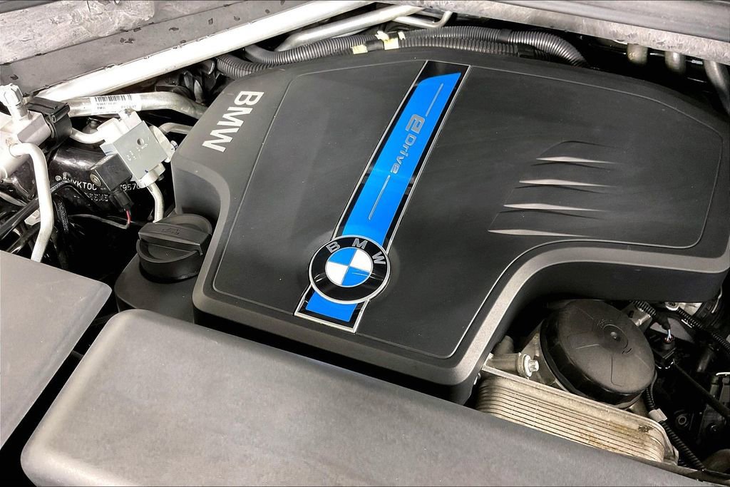 Used 2017 BMW X5 xDrive40e image 32