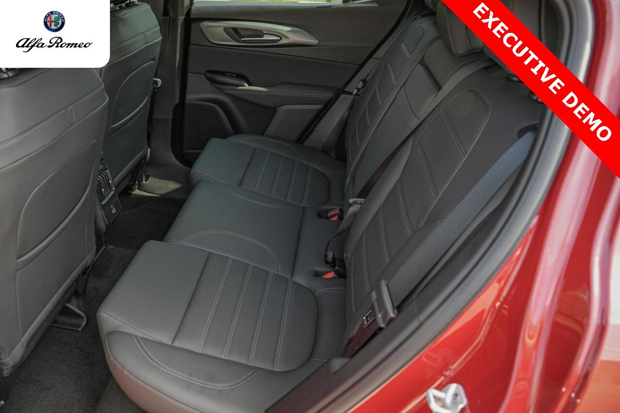 New 2025 Alfa Romeo Tonale w/ Premium Package image 25