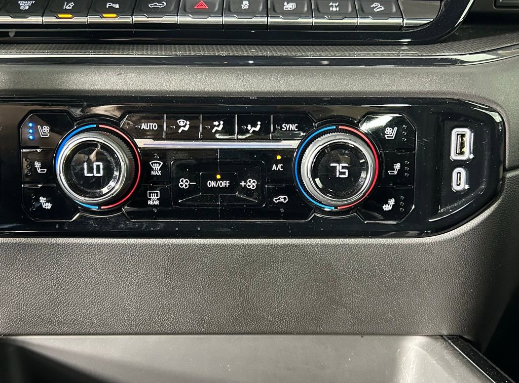 Used 2024 Chevrolet Silverado 2500 ZR2 w/ Technology Package AWD/4WD image 22