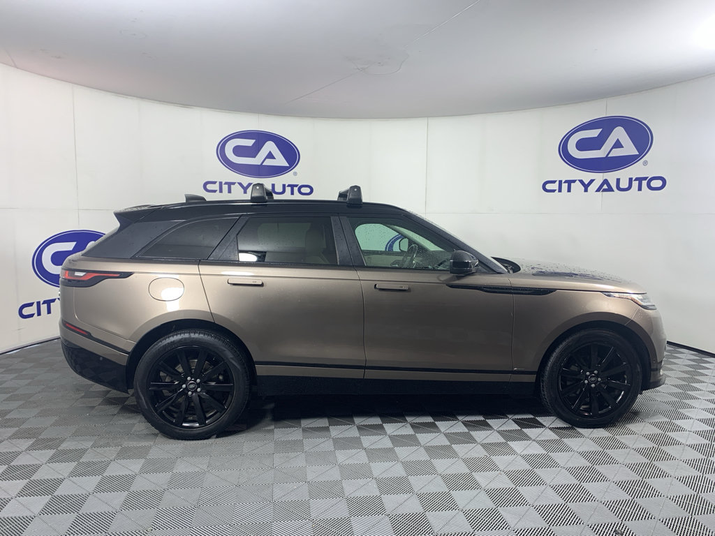 Used 2018 Land Rover Range Rover Velar R-Dynamic SE AWD/4WD image 2