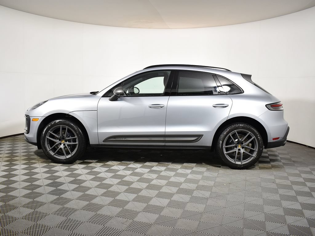Used 2026 Porsche Macan AWD/4WD image 2
