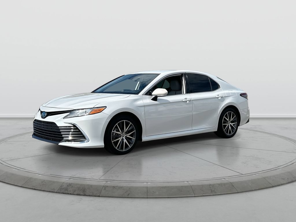 Used 2022 Toyota Camry XLE FWD image 4