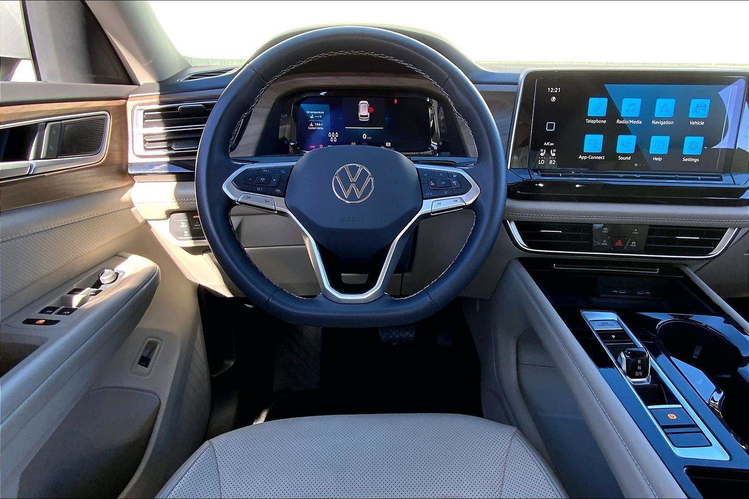 Used 2024 Volkswagen Atlas SE image 5