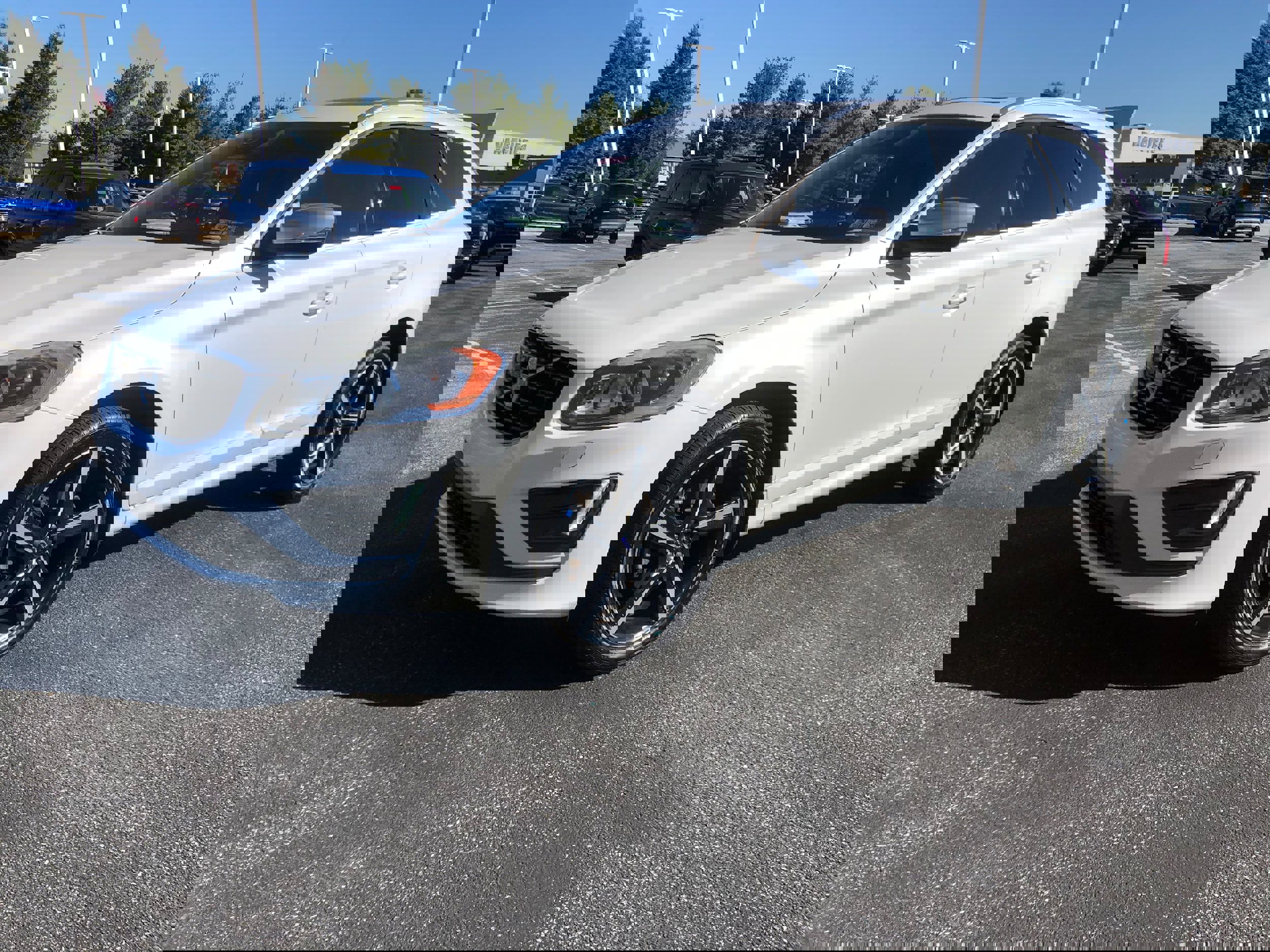 Used 2016 Volvo XC60 T6 R-Design Platinum w/ Climate Package