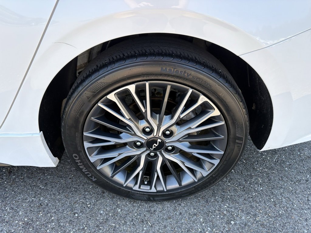 Used 2022 Kia Forte GT-Line image 16