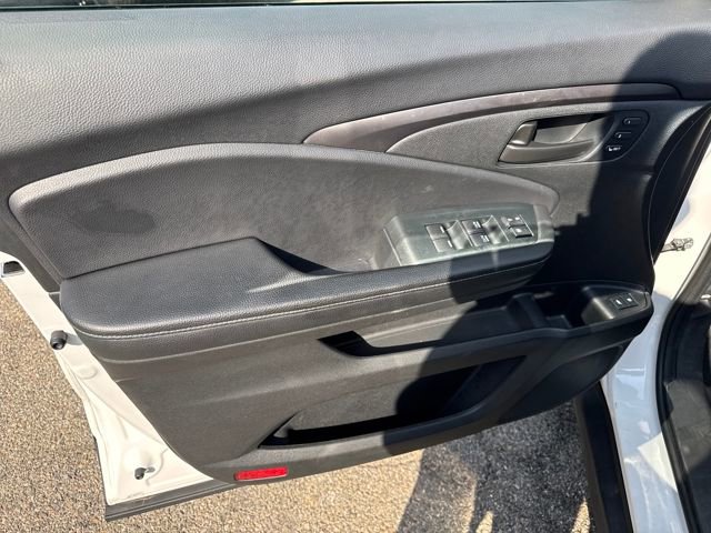 Used 2023 Honda Passport EX-L image 6