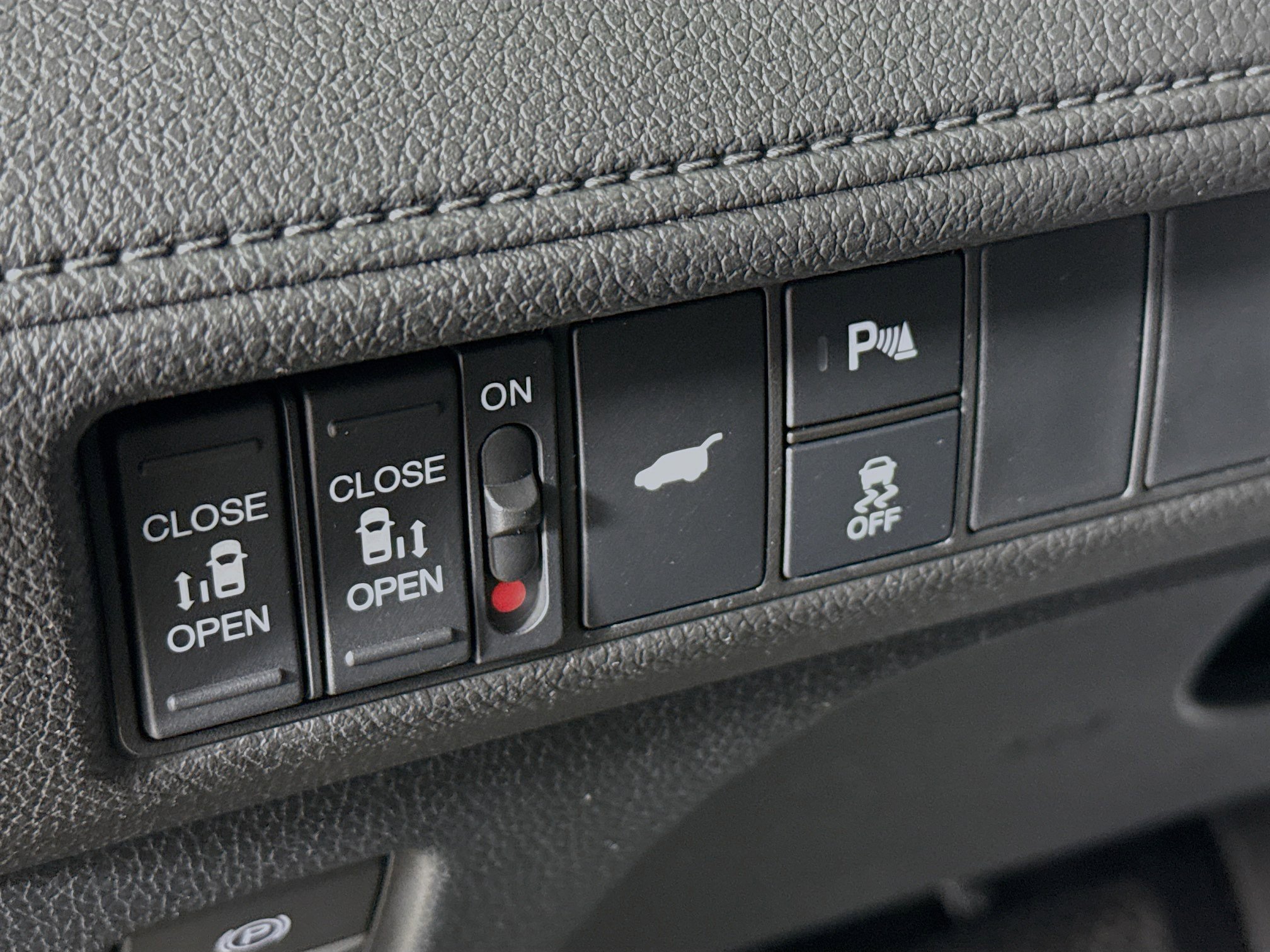 New 2026 Honda Odyssey Touring image 9