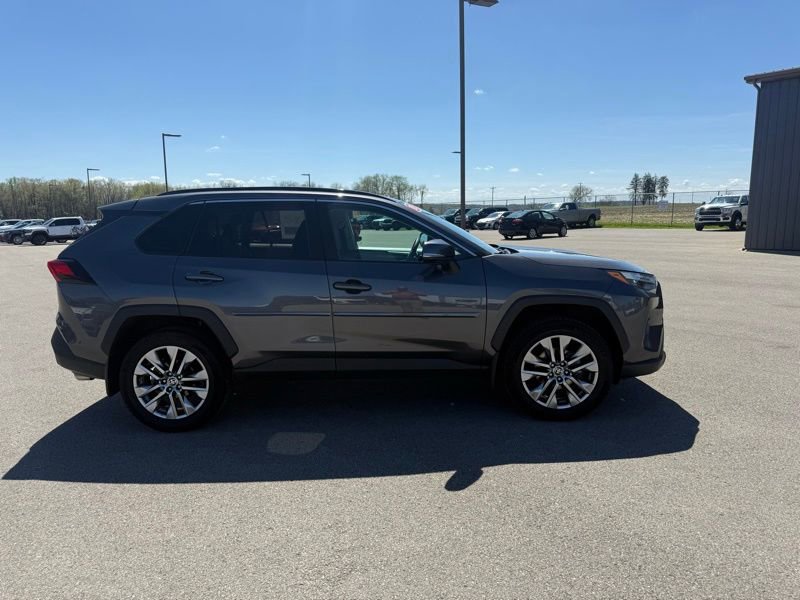 Used 2023 Toyota RAV4 XLE Premium AWD/4WD image 5