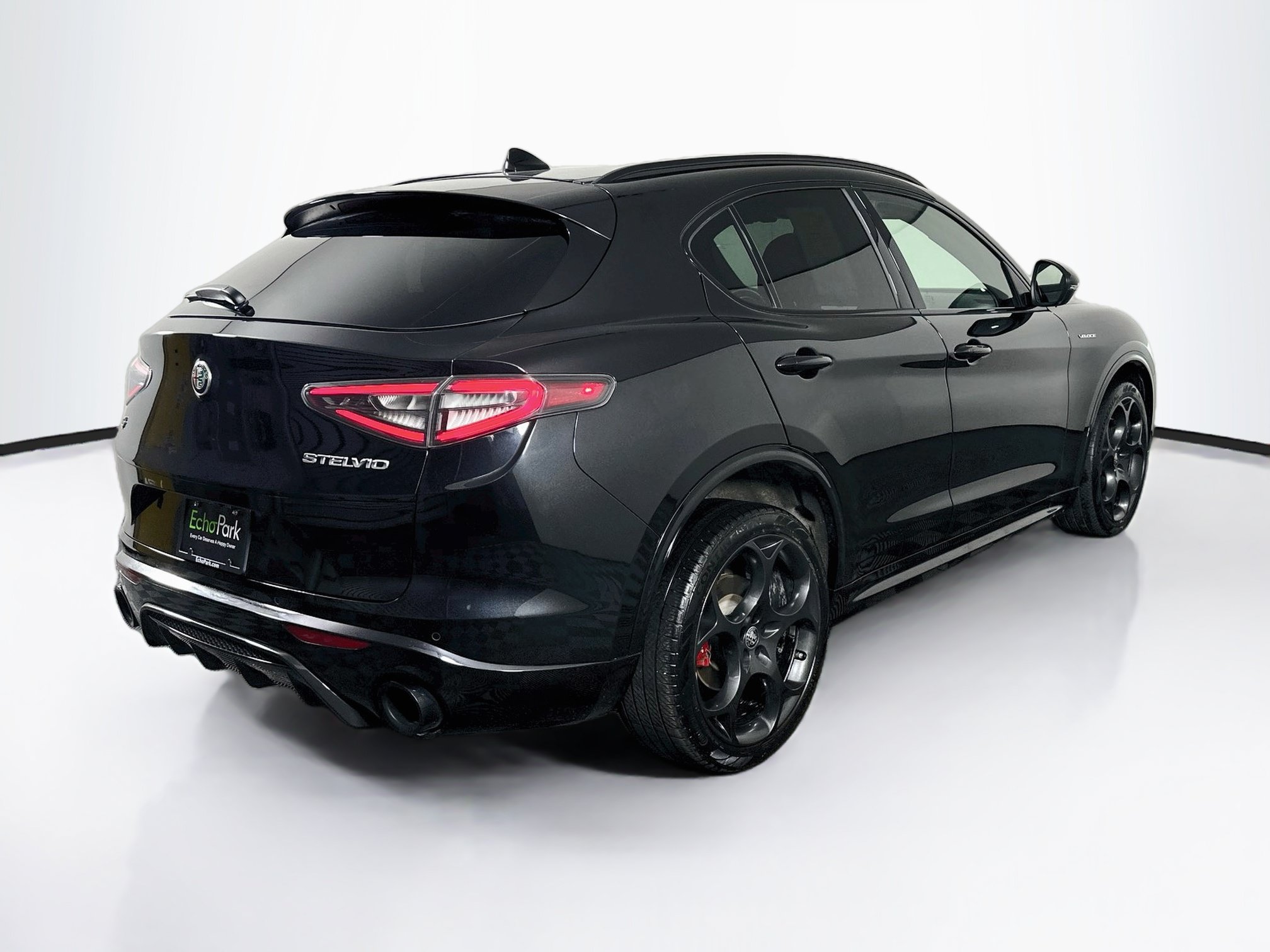 Used 2024 Alfa Romeo Stelvio Veloce AWD/4WD image 9
