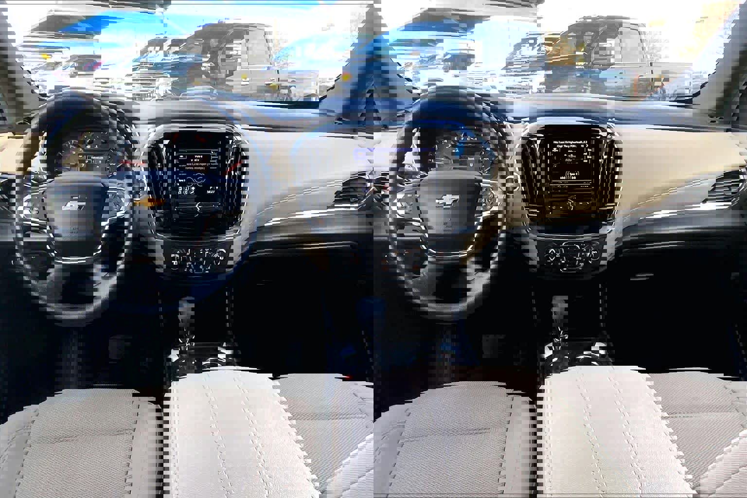 Used 2023 Chevrolet Traverse LS image 15