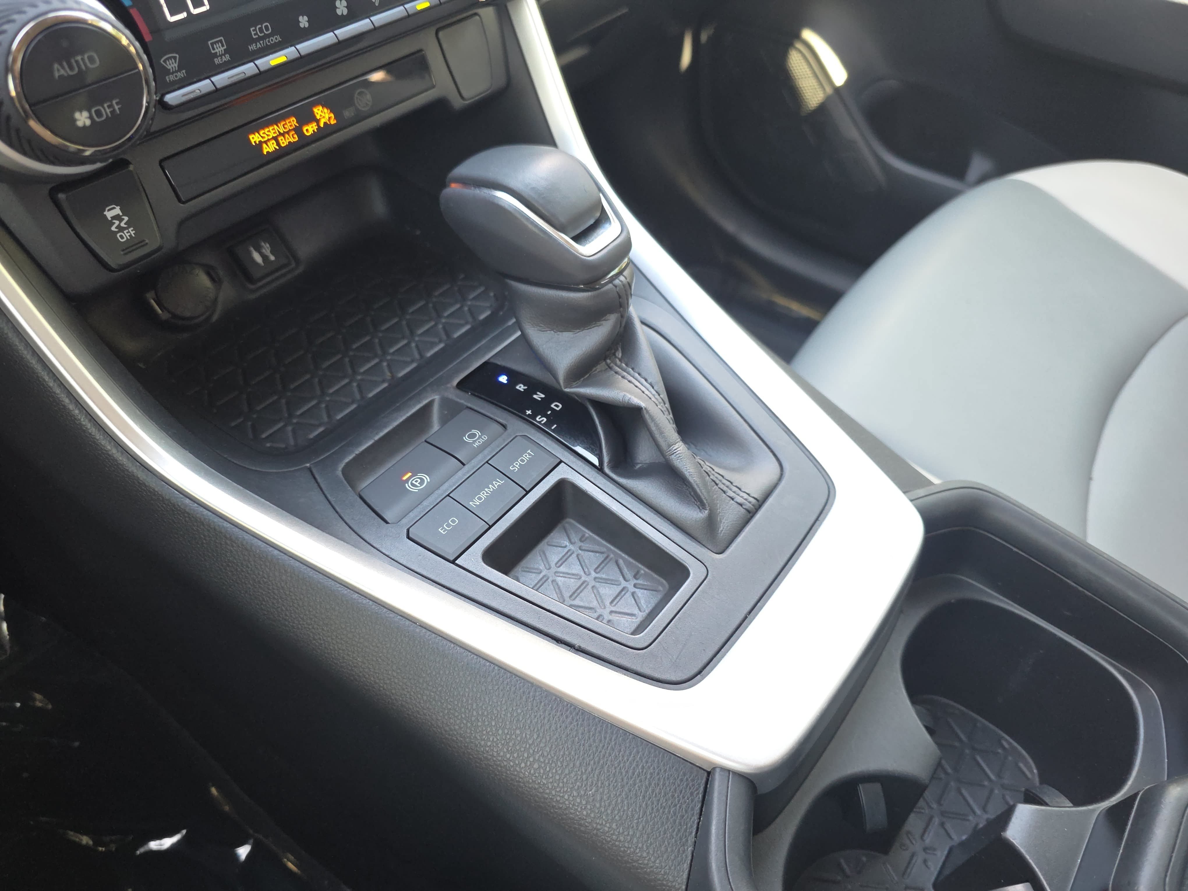 Used 2019 Toyota RAV4 XLE Premium FWD image 23