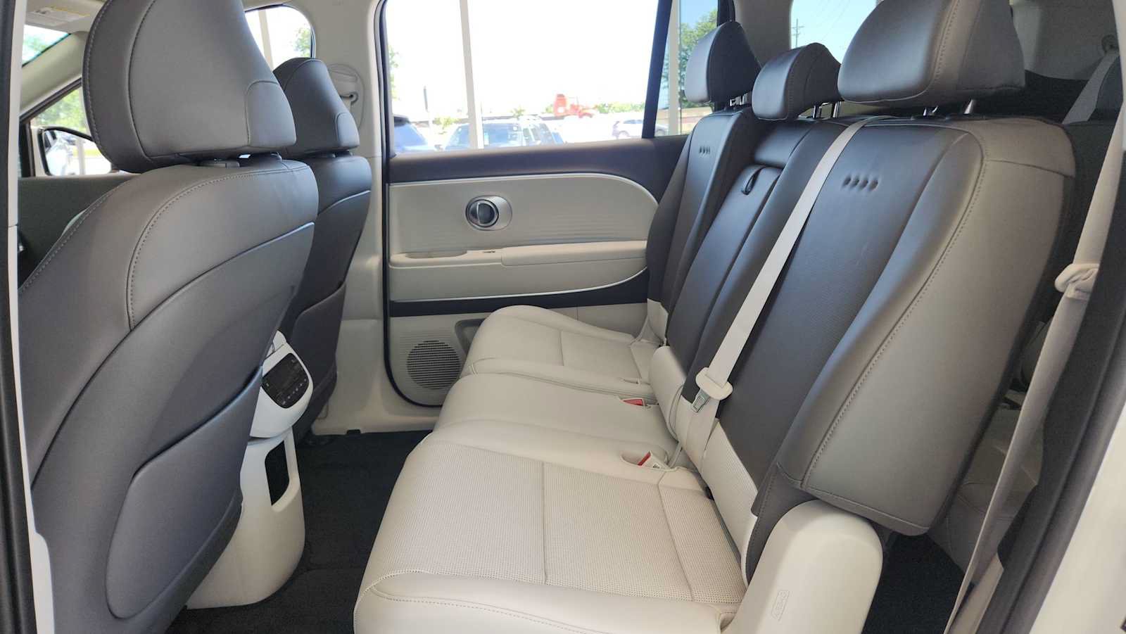 New 2026 Hyundai Ioniq 9 SEL AWD/4WD image 18