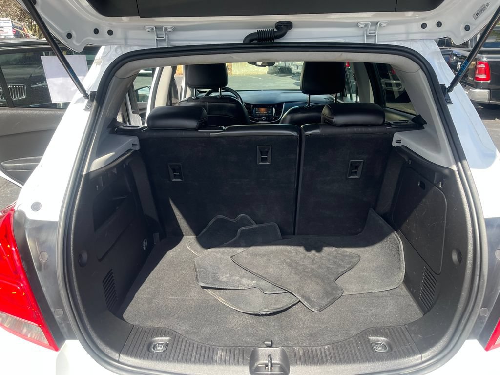 Used 2017 Chevrolet Trax LT w/ LT Convenience Package AWD/4WD image 17