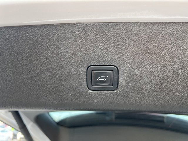 Used 2021 Chevrolet Traverse High Country image 49