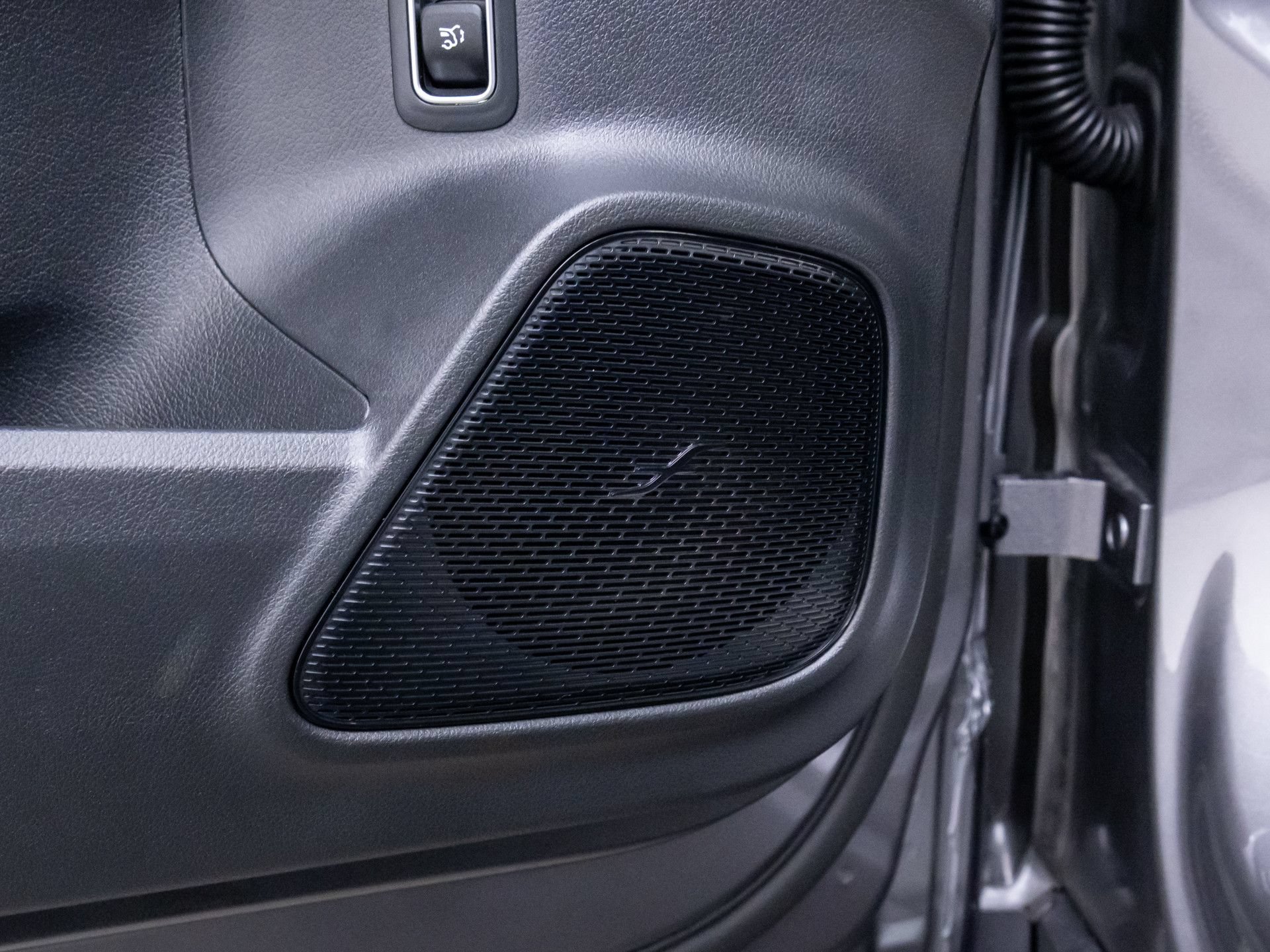 New 2026 Mercedes-Benz GLB 250 4MATIC image 15