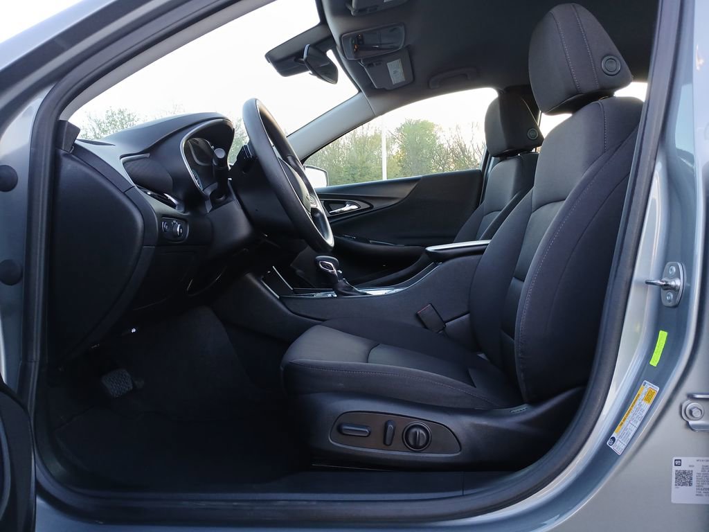 Used 2024 Chevrolet Malibu LT image 19