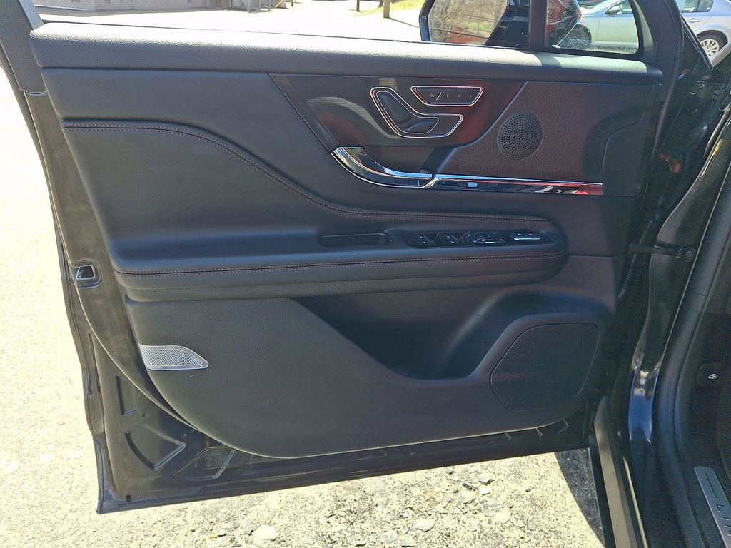 Used 2025 Lincoln Corsair Grand Touring w/ Equipment Group 301A image 12