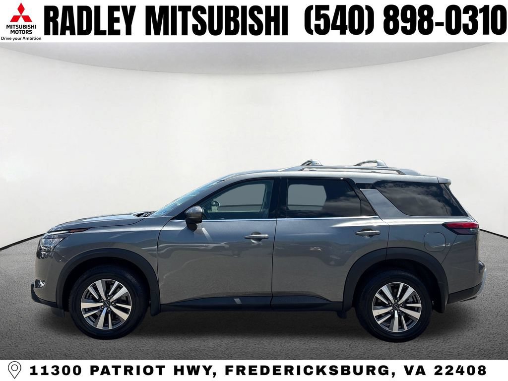 Used 2023 Nissan Pathfinder SL AWD/4WD image 16