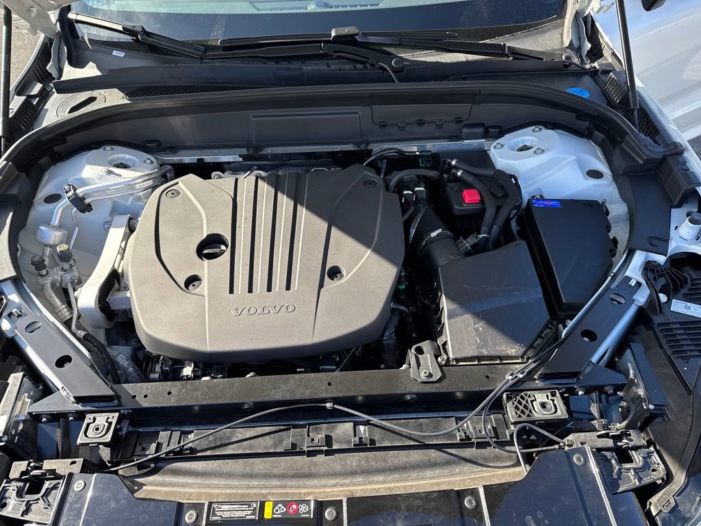 Certified 2025 Volvo XC60 B5 Plus image 26