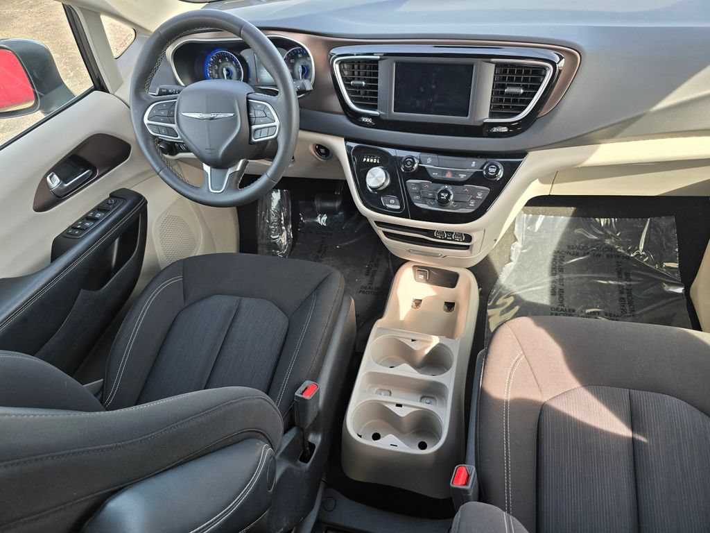 Used 2023 Chrysler Voyager LX FWD image 19