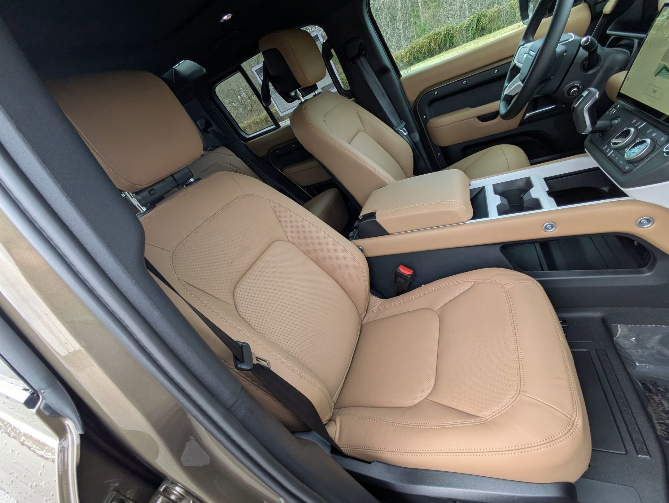 New 2026 Land Rover Defender 110 X-Dynamic SE image 31