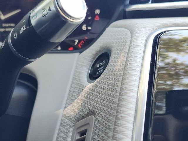 Used 2021 Land Rover Range Rover Velar S image 8