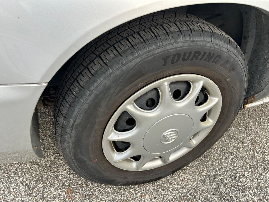 Used 2004 Buick Century Custom FWD image 9