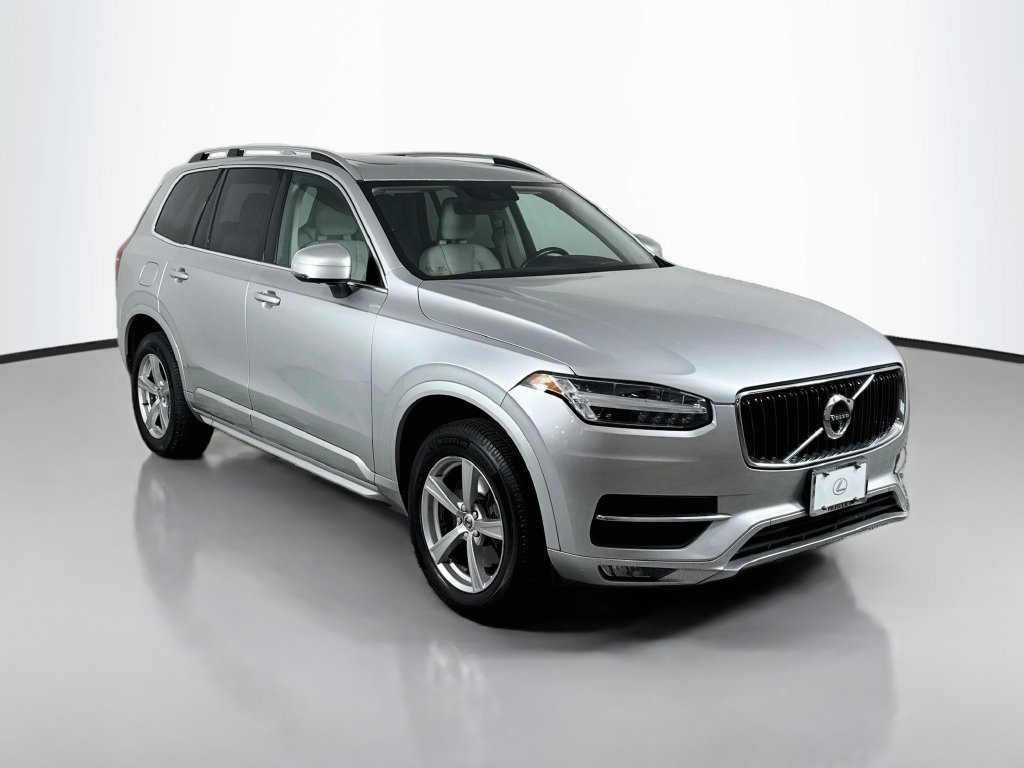 Used 2017 Volvo XC90 T5 Momentum w/ Vision Package FWD image 3