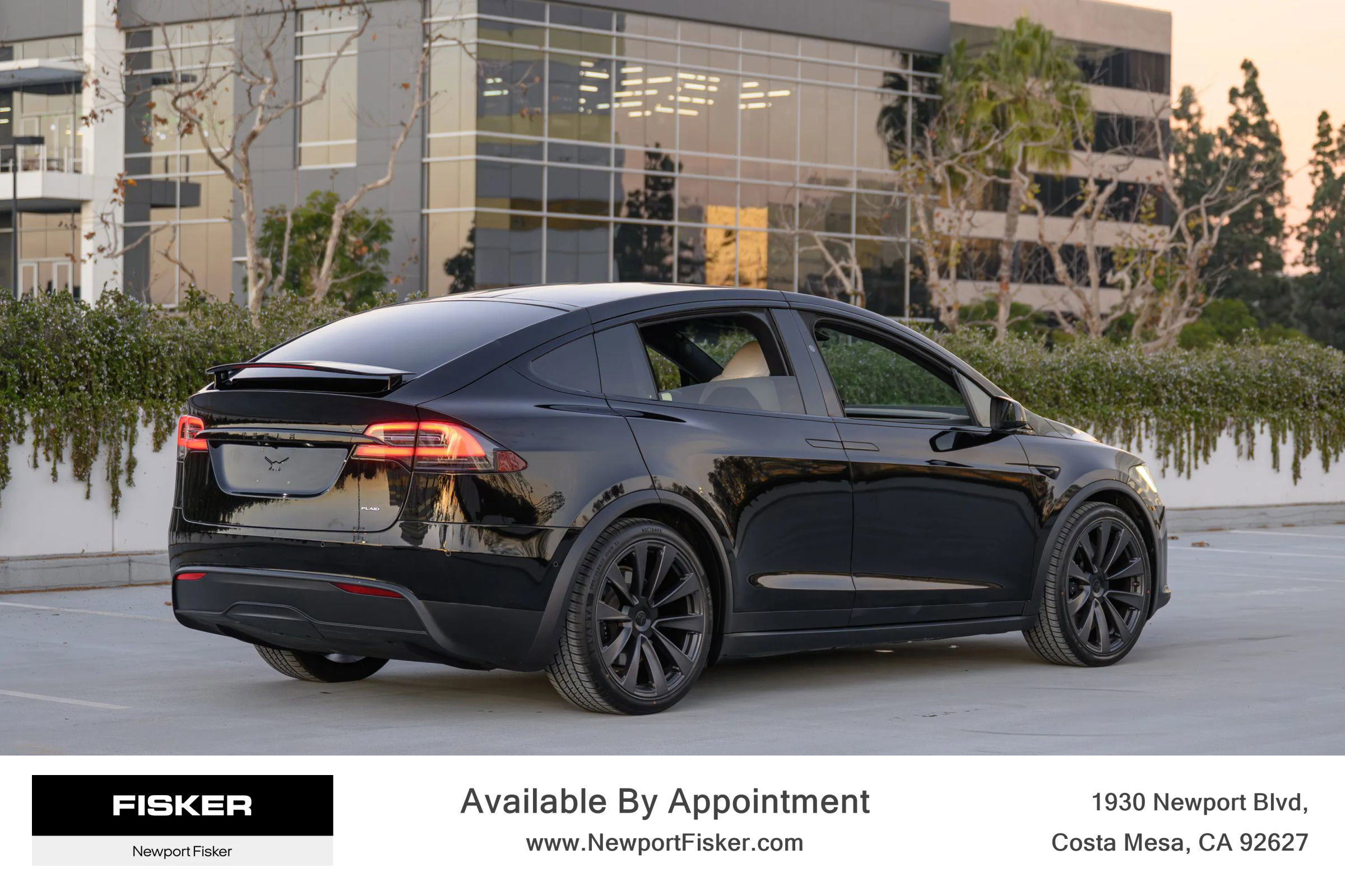 Used 2022 Tesla Model X Plaid image 3