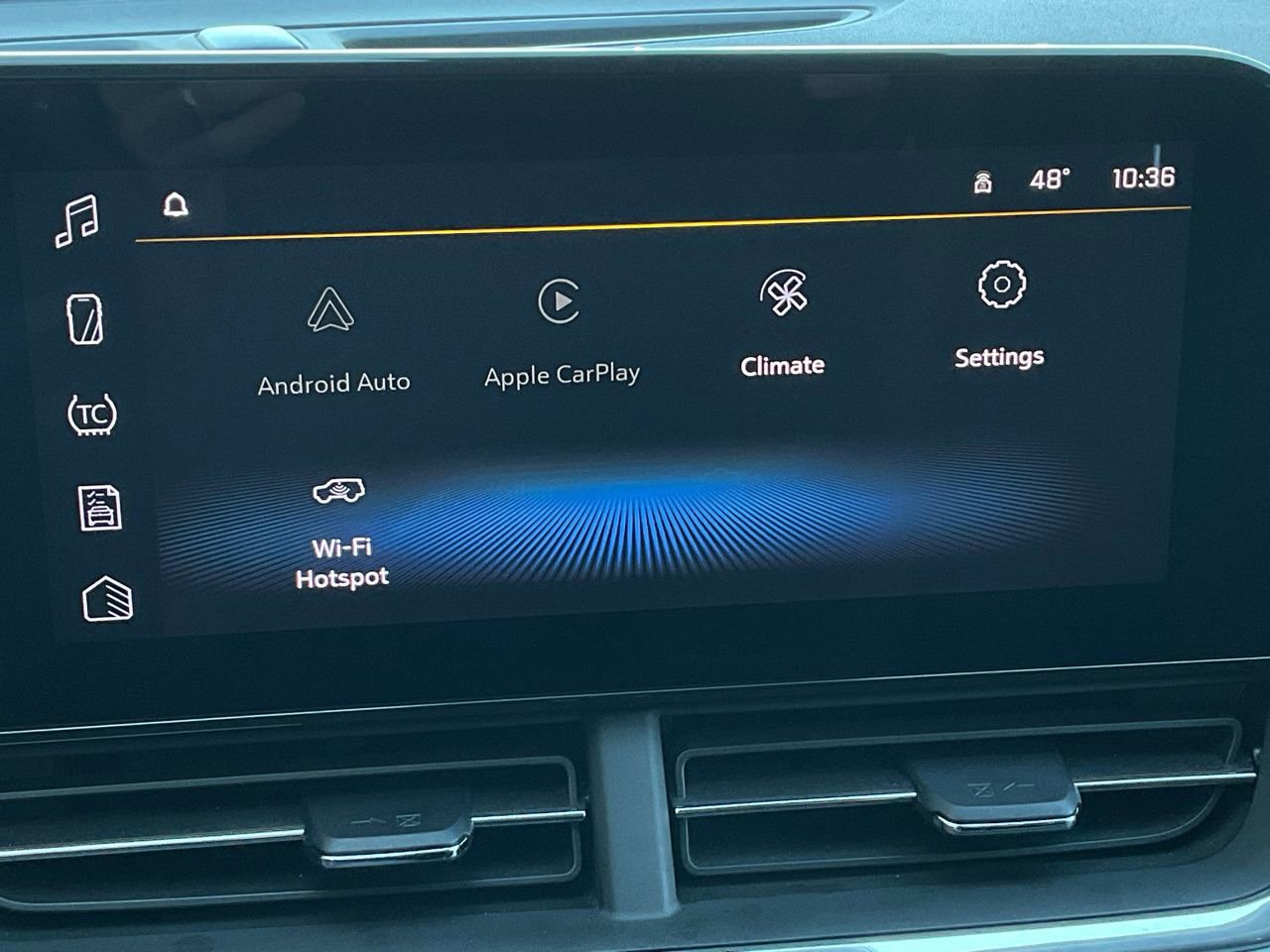 Used 2025 Chevrolet Trax LT w/ LT Convenience Package image 32