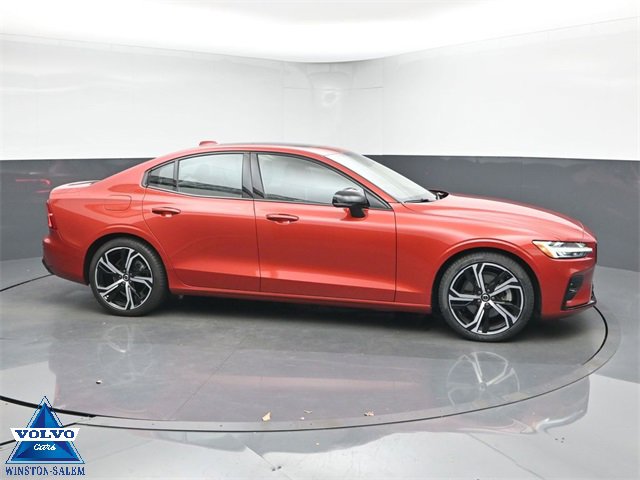 Used 2023 Volvo S60 B5 Plus image 1