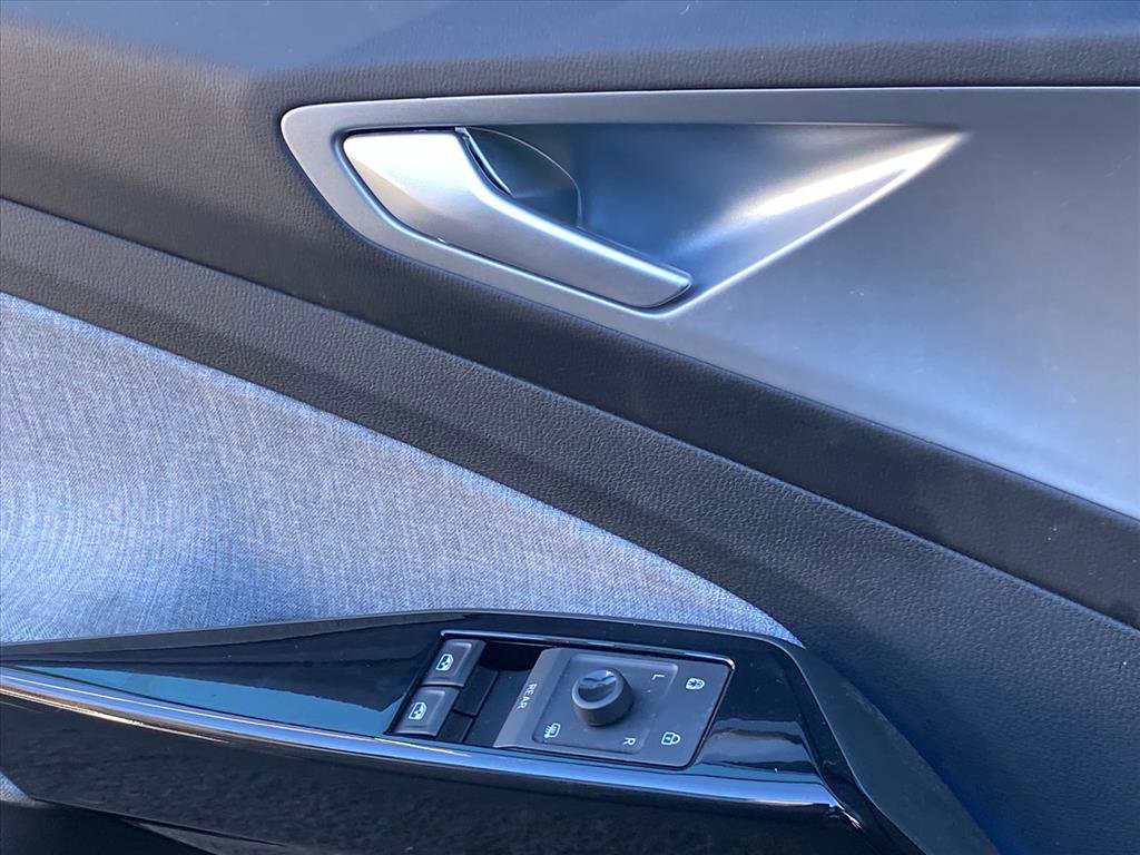 Certified 2023 Volkswagen ID.4 Pro image 14