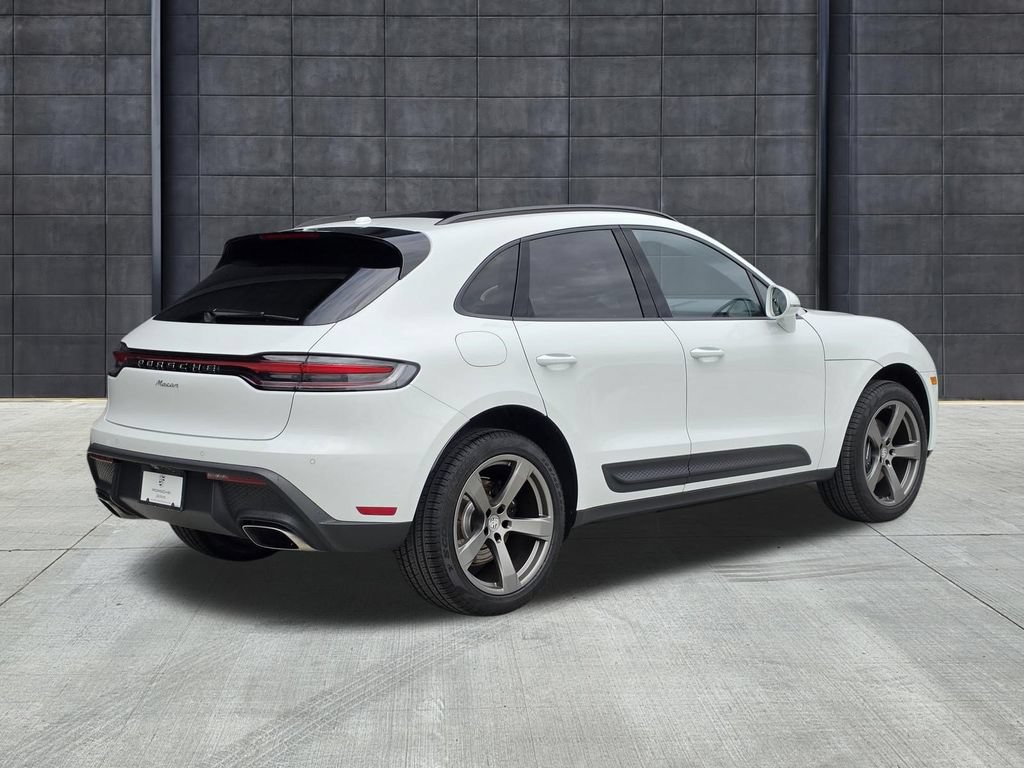 Certified 2026 Porsche Macan AWD/4WD image 8