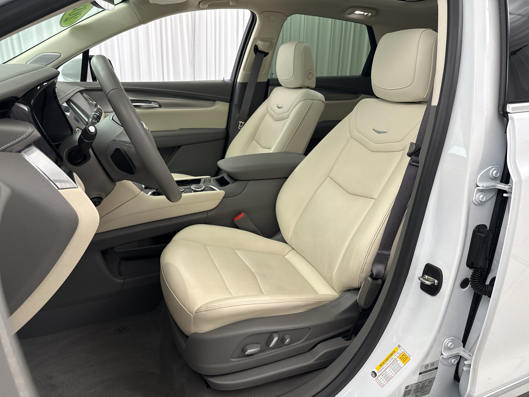 Used 2024 Cadillac XT5 Premium Luxury FWD image 11