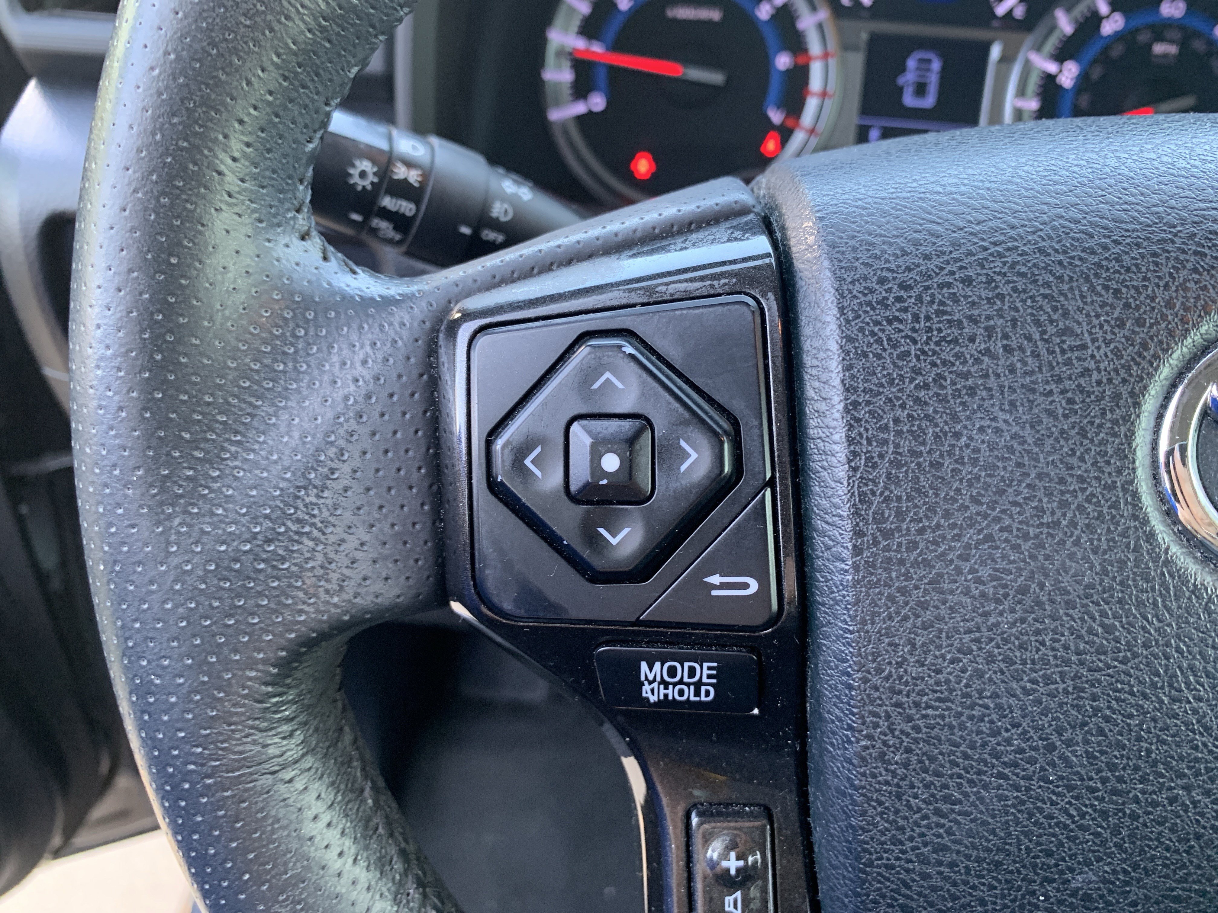Used 2019 Toyota 4Runner Limited AWD/4WD image 19