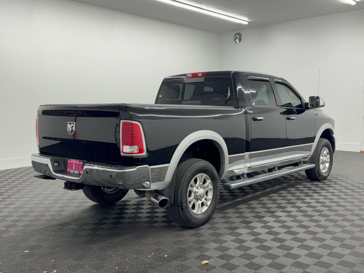 Used 2014 RAM 3500 Laramie w/ Convenience Group AWD/4WD image 9
