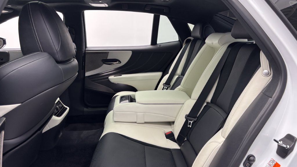 Used 2022 Lexus LS 500 F Sport AWD/4WD image 44